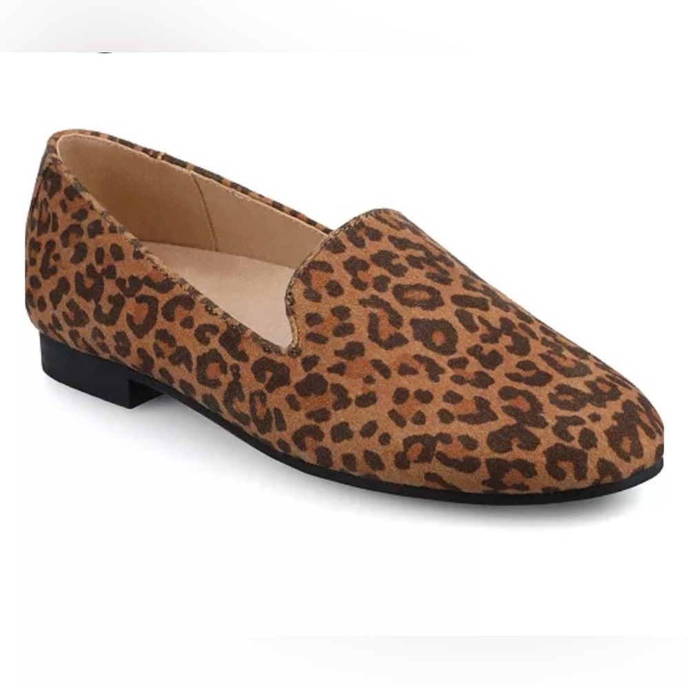 New Journee Collection Leopard-Print Slip-On Loafers Sz 6 WIDE